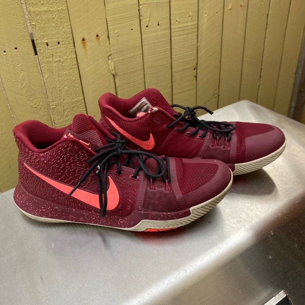 Nike Kyrie 3 Hot Punch Red Mid Basketball Shoes 852395 681 Size 11